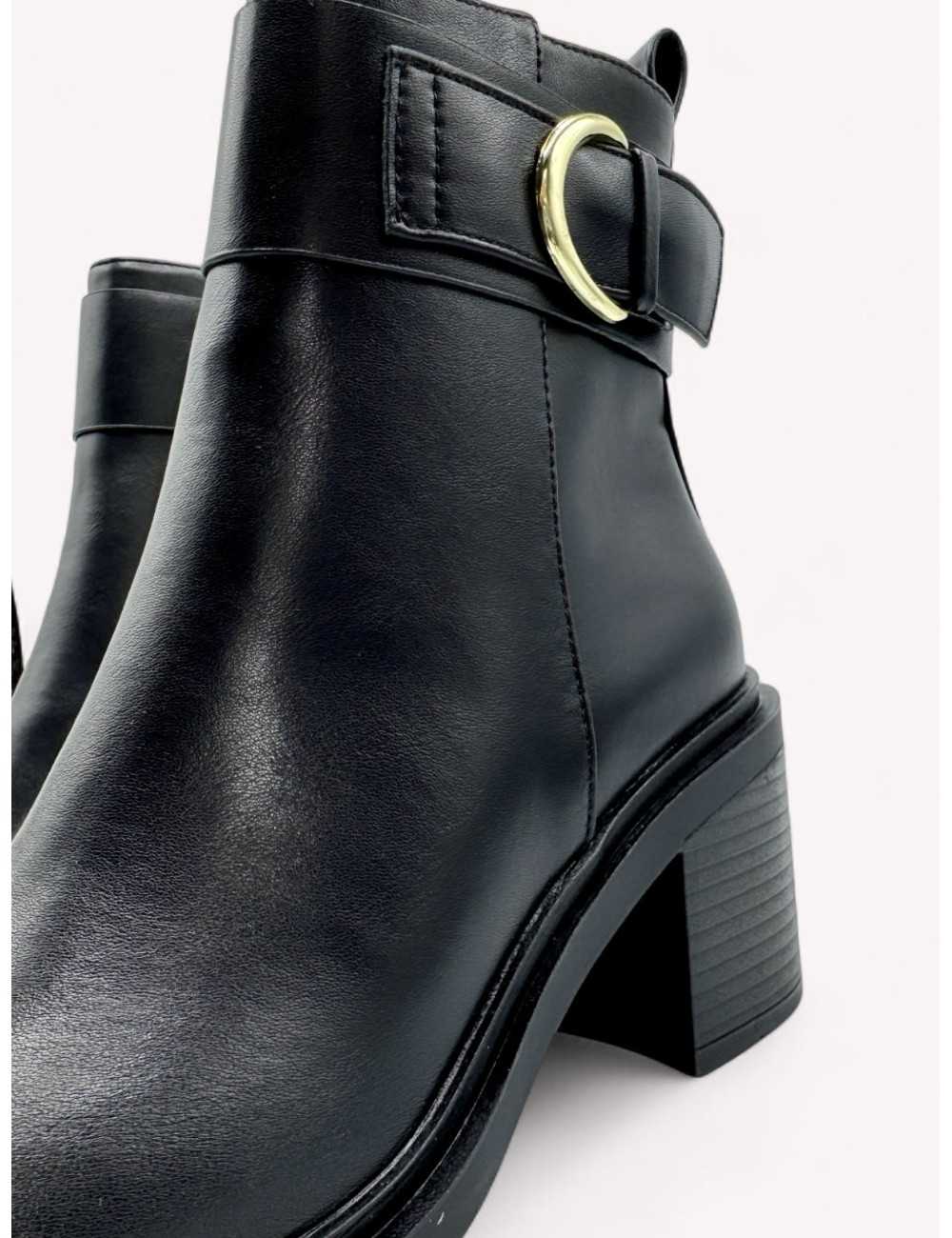Botas con tacon grueso y detalle dorado Genova Noir