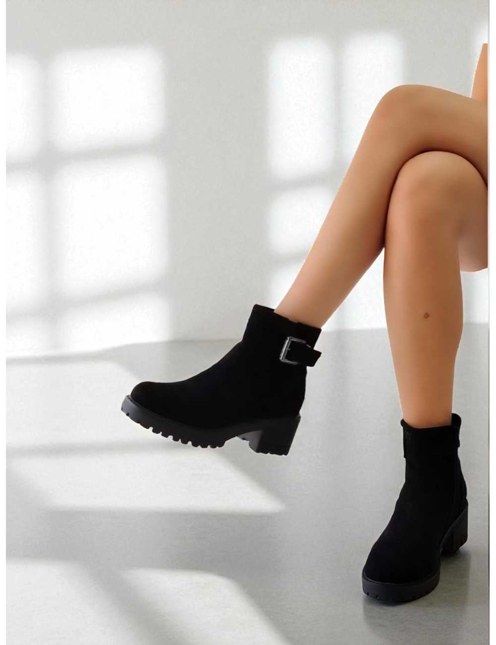 Botas de Ante con hebilla y cremallera Gubbio Noir