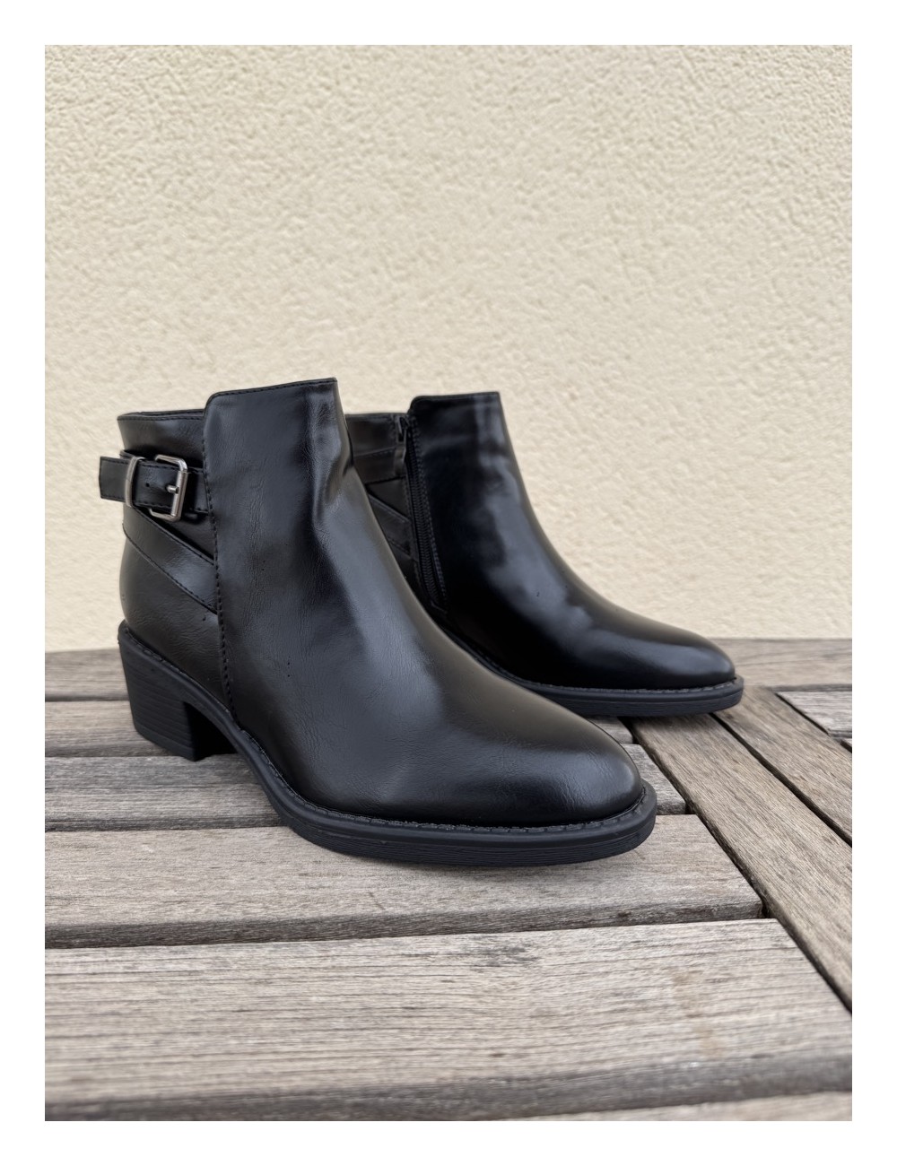 Botines con hebilla Adda Noir