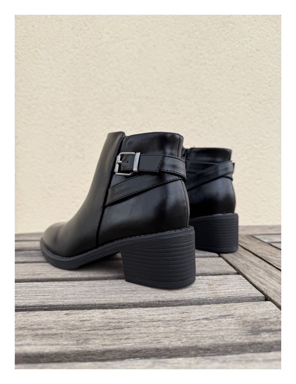 Botines con hebilla Adda Noir