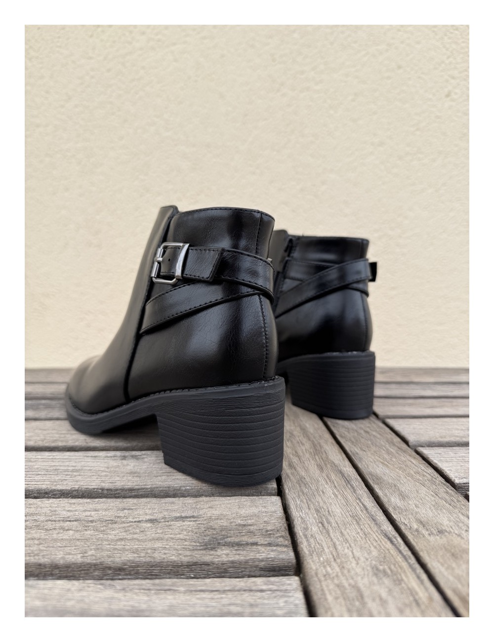 Botines con hebilla Adda Noir