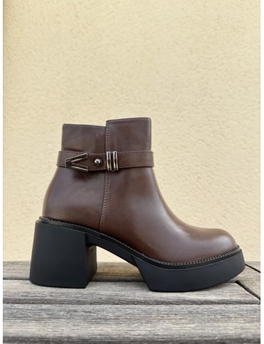 Botas con tacon grueso y cremallera Treviso Brown