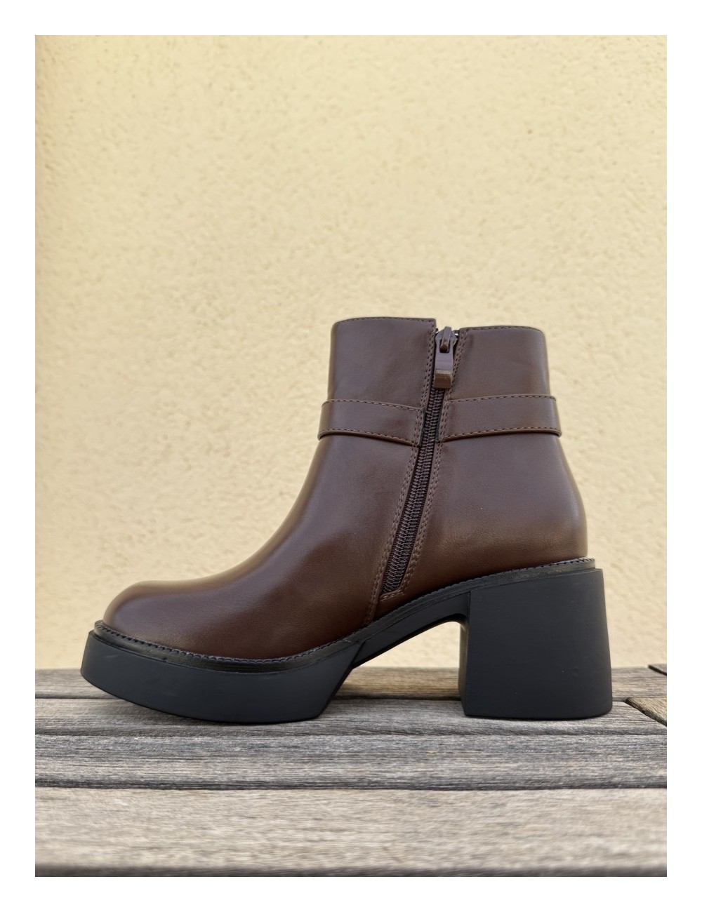 Botas con tacon grueso y cremallera Treviso Brown