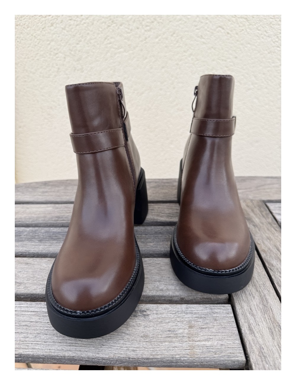Botas con tacon grueso y cremallera Treviso Brown