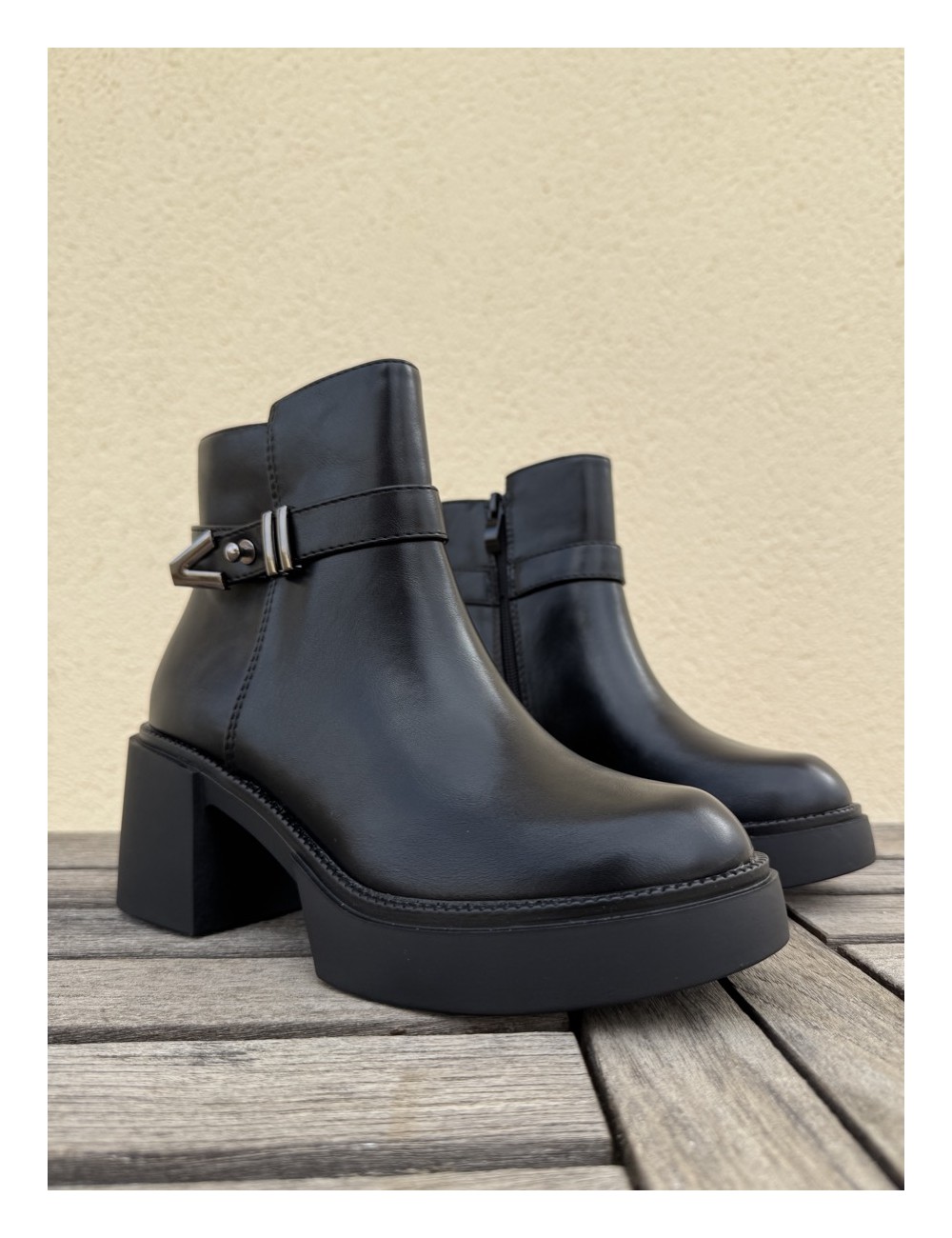 Botas con tacon grueso y cremallera Treviso Noir