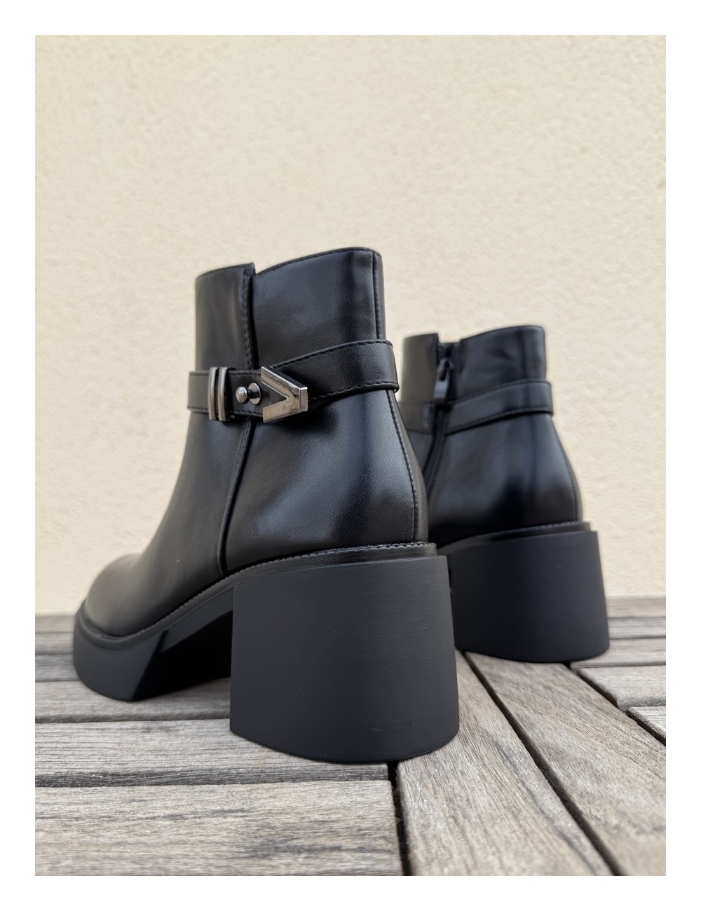 Botas con tacon grueso y cremallera Treviso Noir