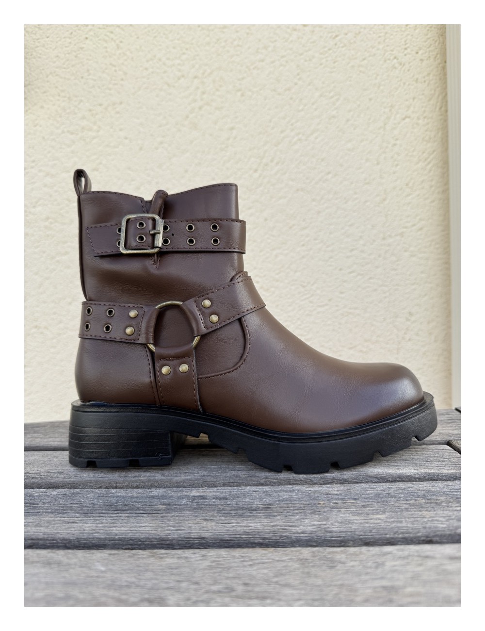 Botas con hebillas y tachuelas Luzza Brown