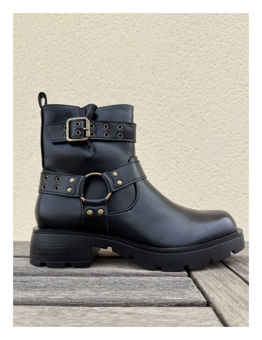 Botas con hebillas y tachuelas Luzza Noir