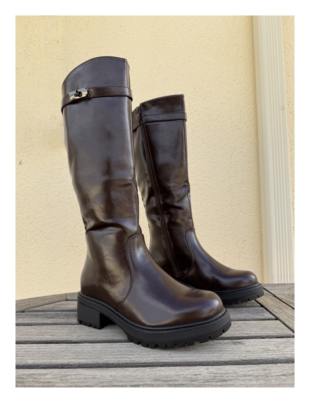 Botas caña alta con hebilla Sesia Brown