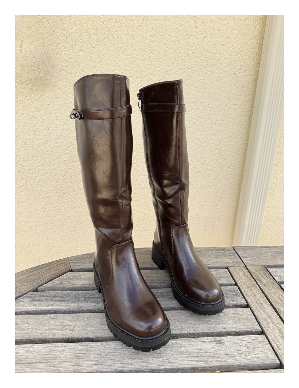 Botas caña alta con hebilla Sesia Brown