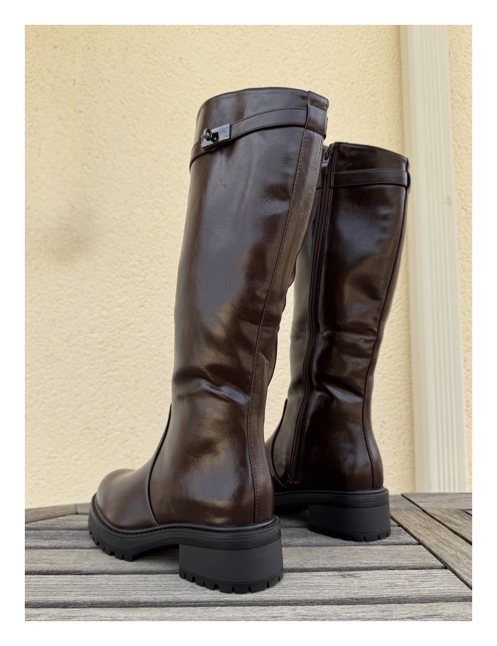 Botas caña alta con hebilla Sesia Brown