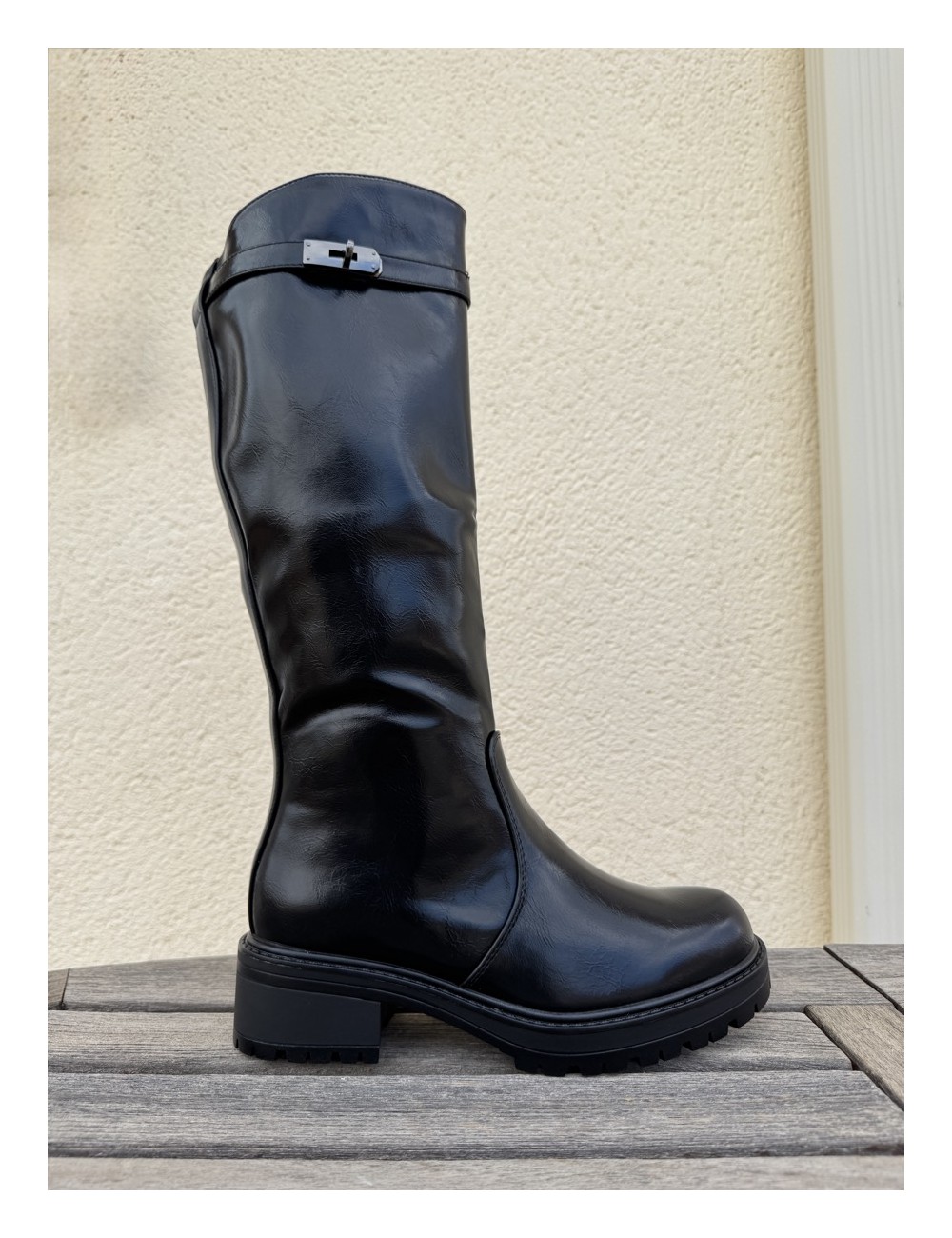 Botas caña alta con hebilla Sesia Noir