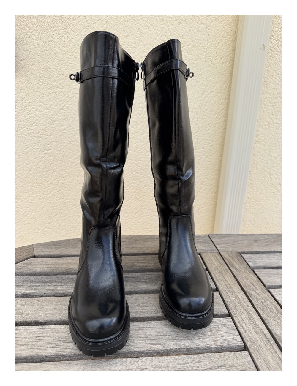 Botas caña alta con hebilla Sesia Noir