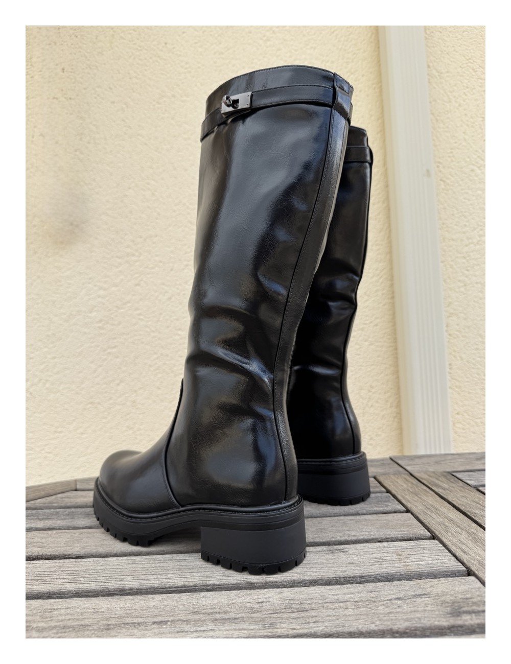 Botas caña alta con hebilla Sesia Noir