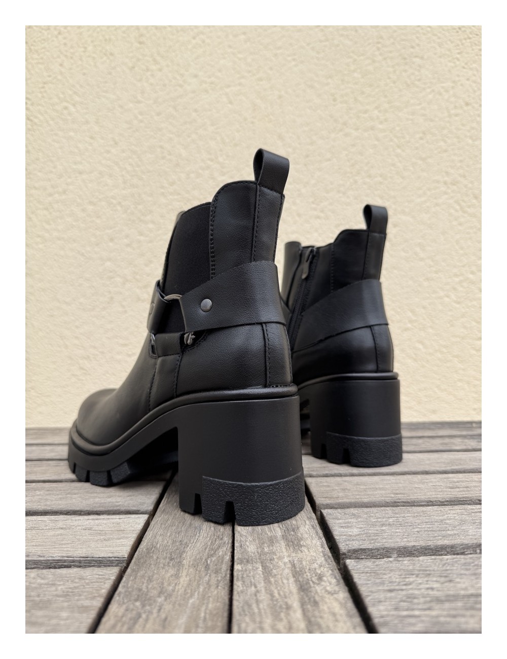 Botín con tacón y cremallera Calabria Noir