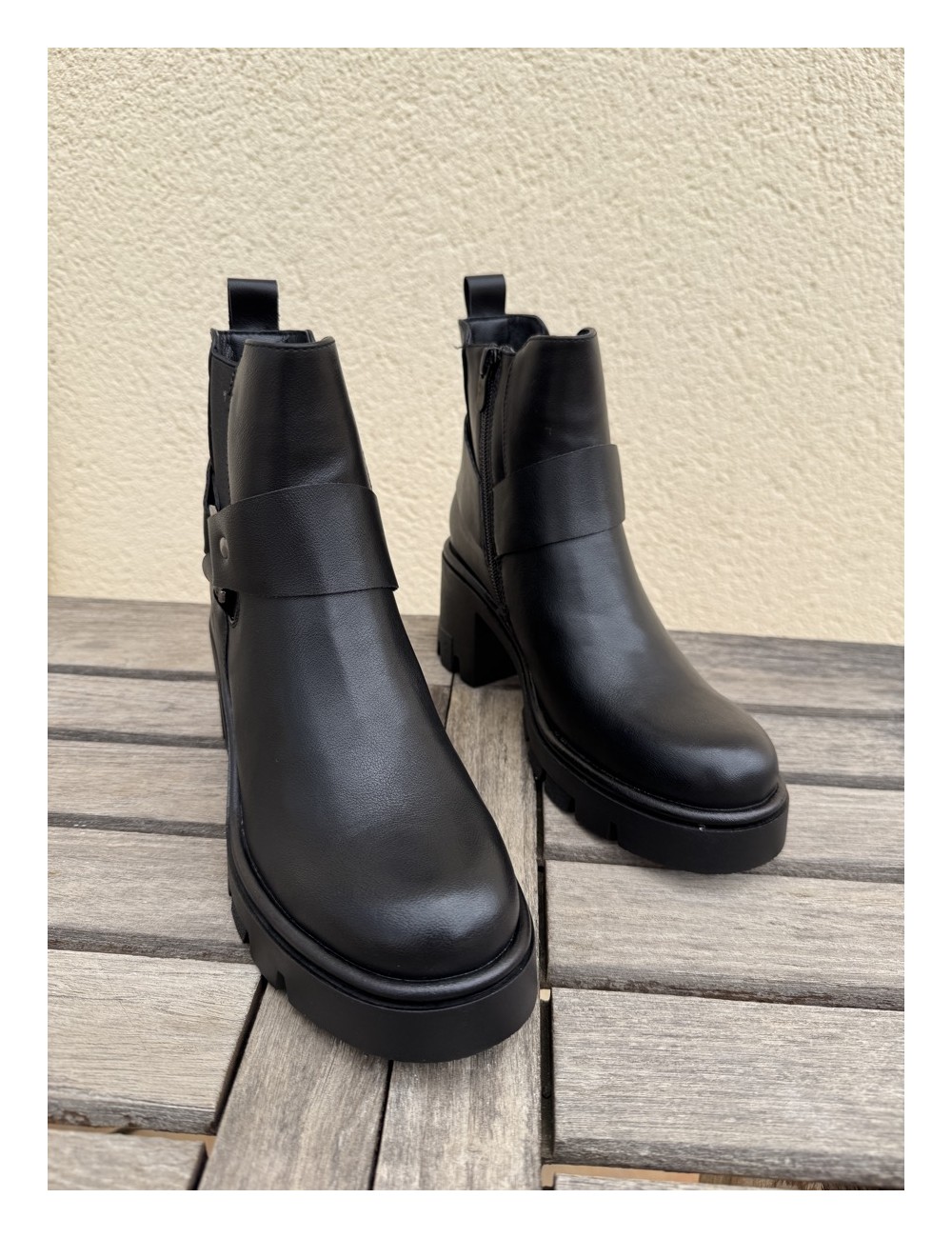 Botín con tacón y cremallera Calabria Noir