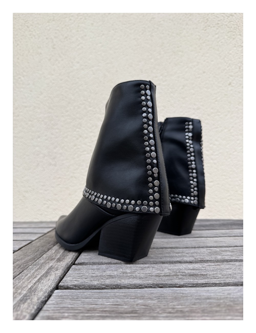 Botas cowboy con tachuelas Ballerina Noir