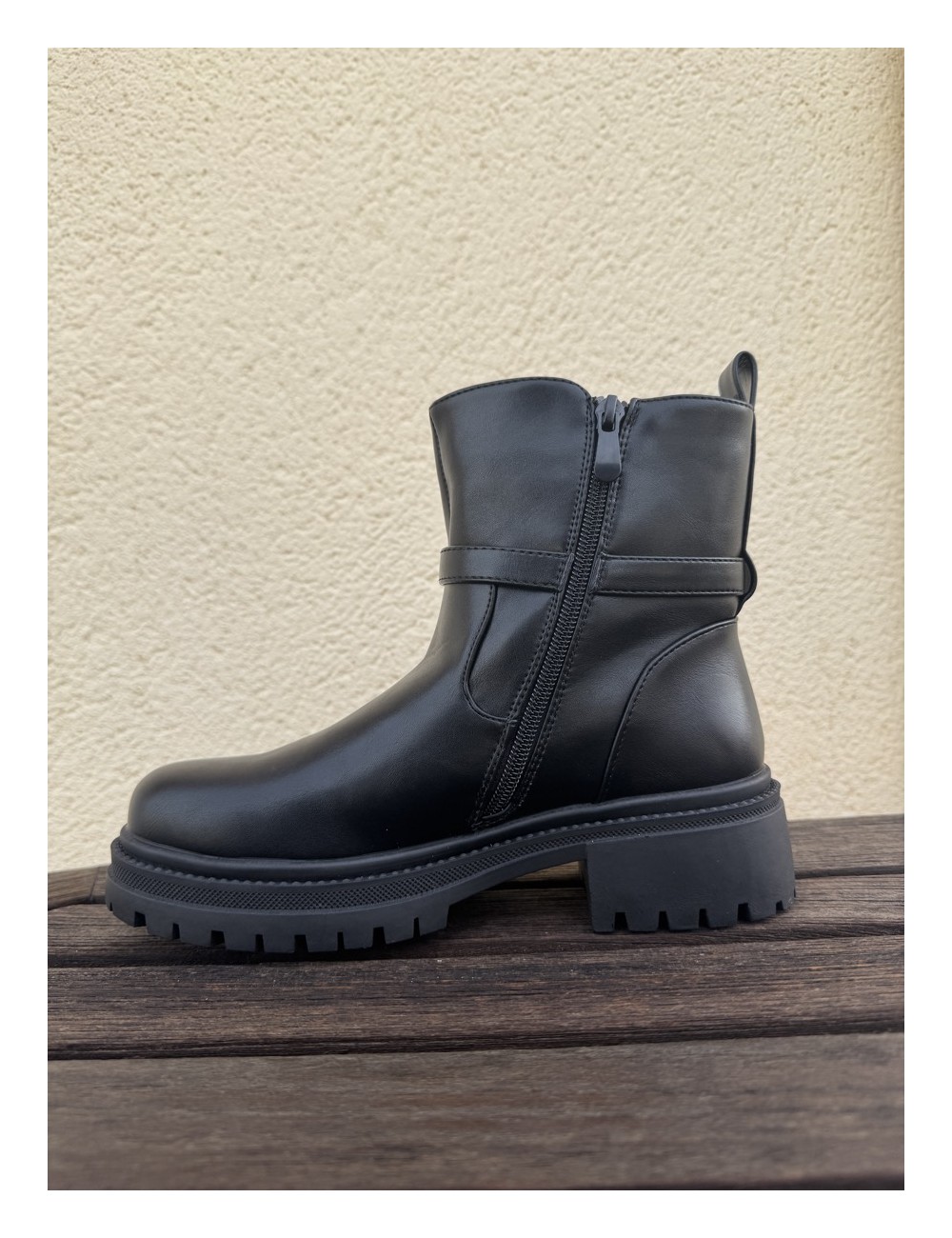 Botas con detalle dorado Motta Noir