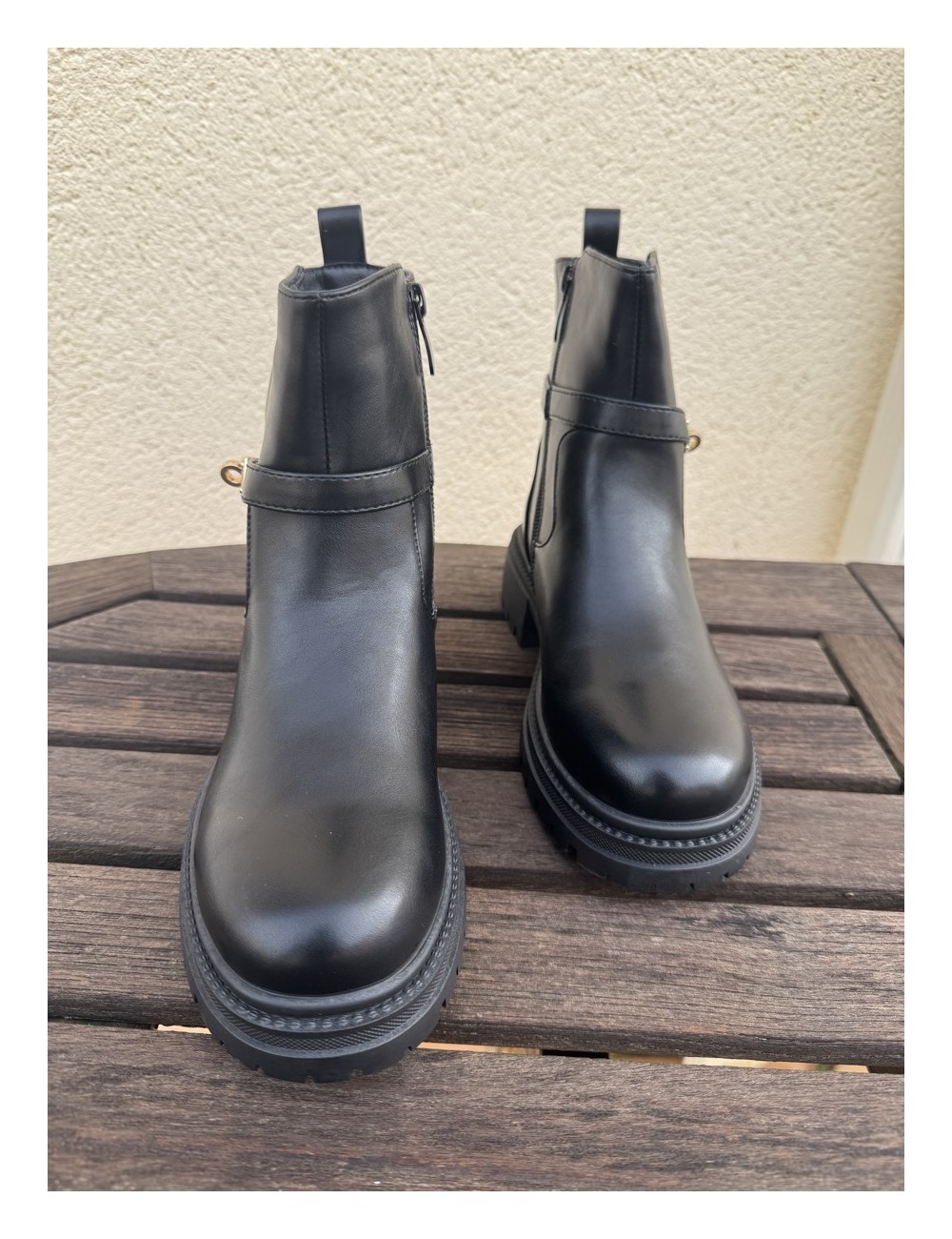 Botas con detalle dorado Motta Noir