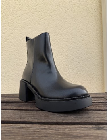 Botas con tacon grueso y cremallera Barletta