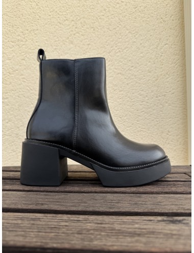 Botas con tacon grueso y cremallera Barletta