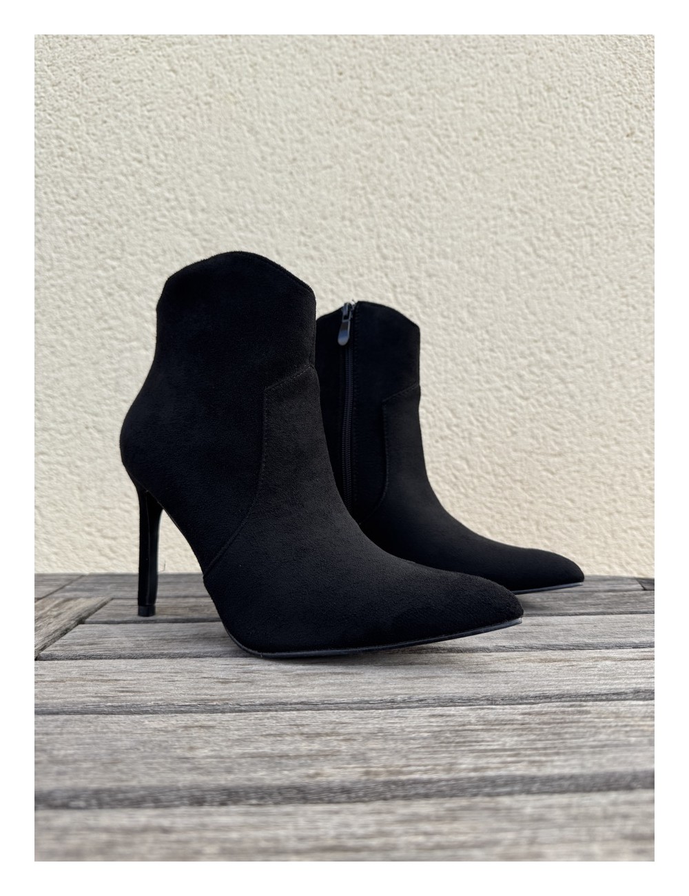 Botín punta fina con tacón Lusso Noir