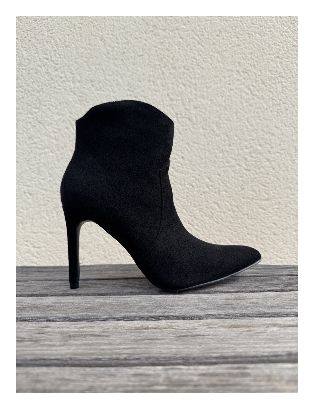 Botín punta fina con tacón Lusso Noir