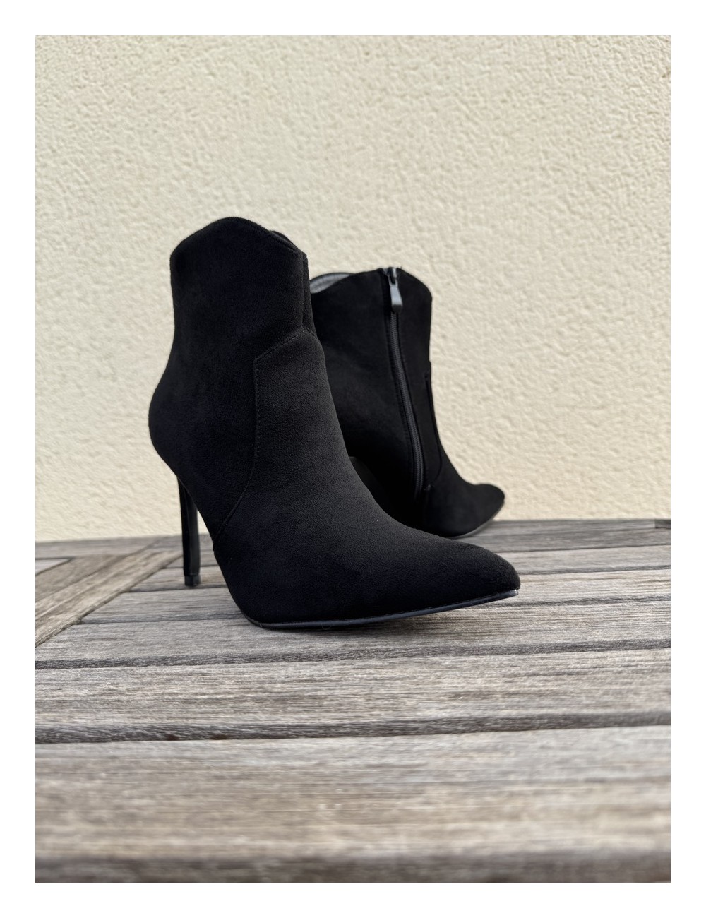 Botín punta fina con tacón Lusso Noir