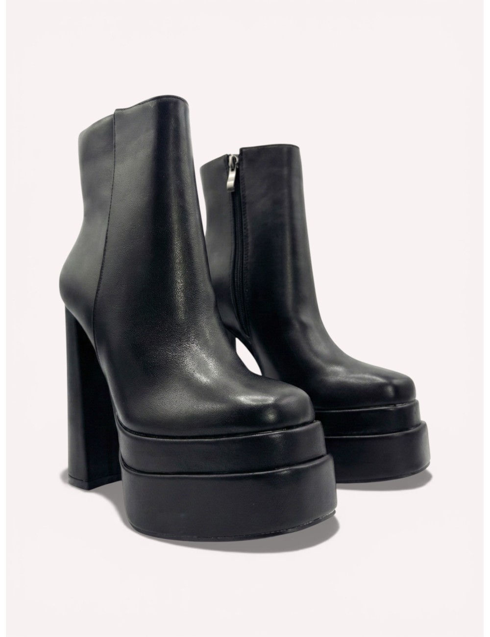 Botines con maxi tacon y plataforma Molini Noir