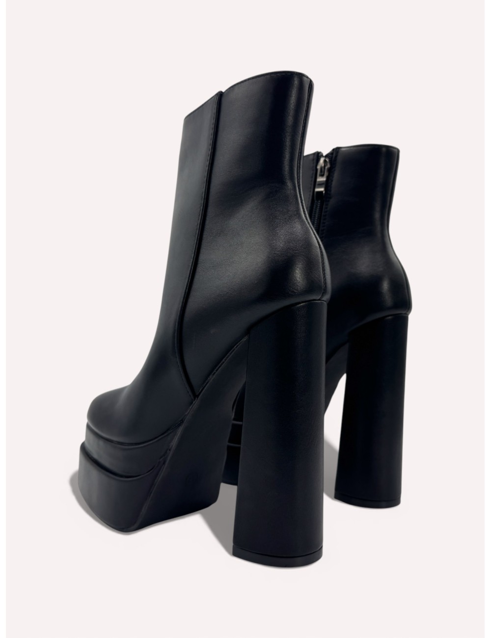 Botines con maxi tacon y plataforma Molini Noir