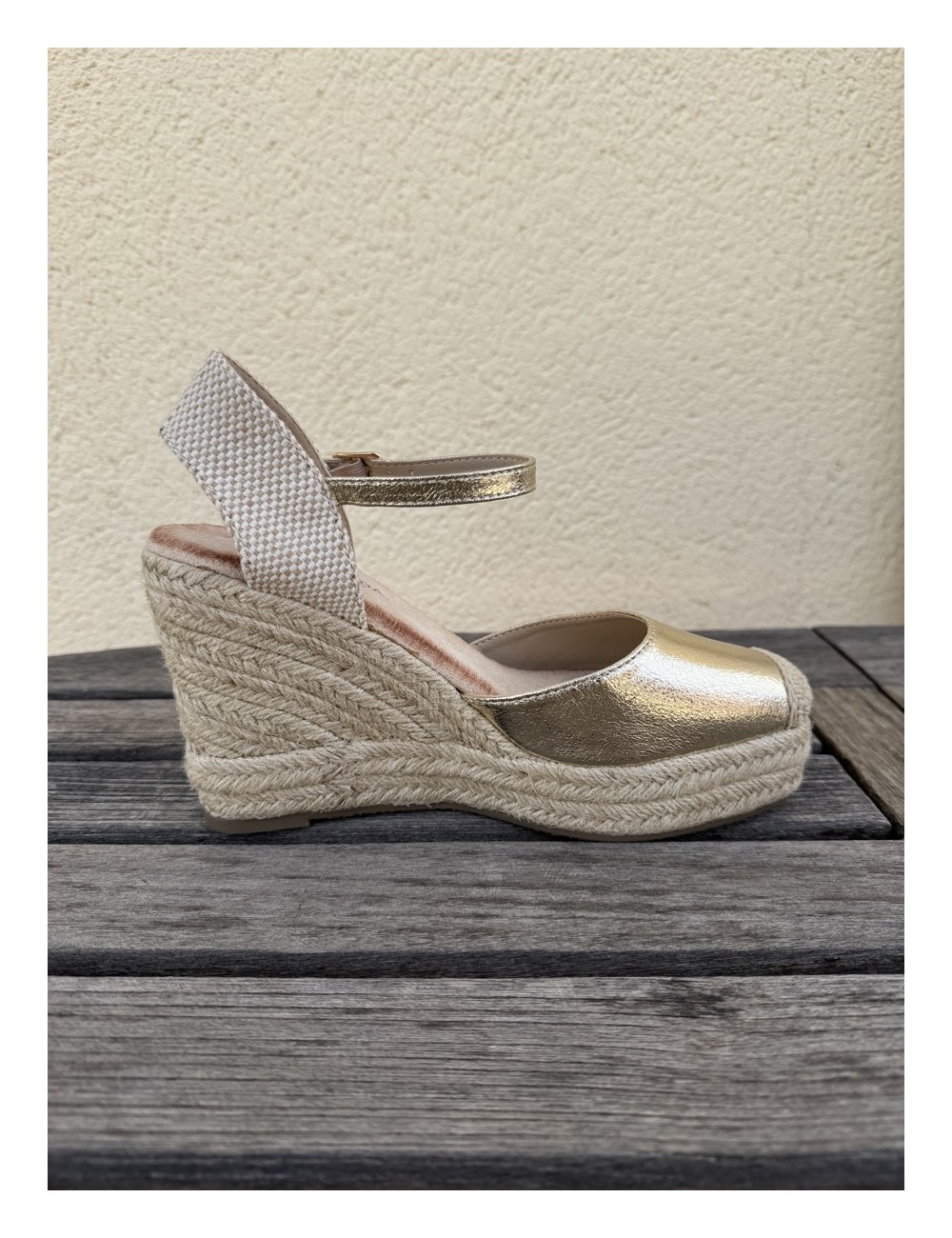 Sandalias con cuña Giugli Gold