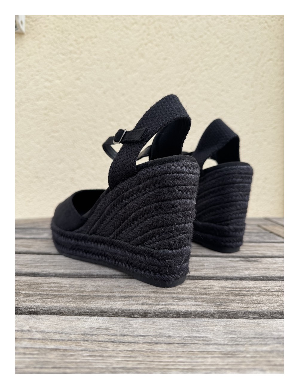 Sandalias con cuña Giugli Noir