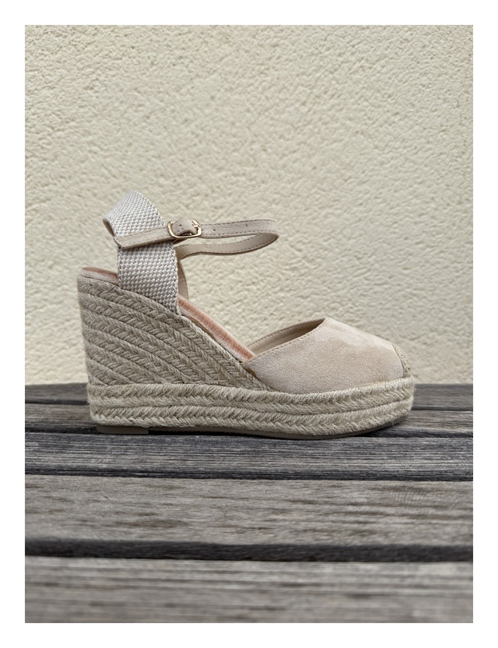 Sandalias con cuña Giugli Beige