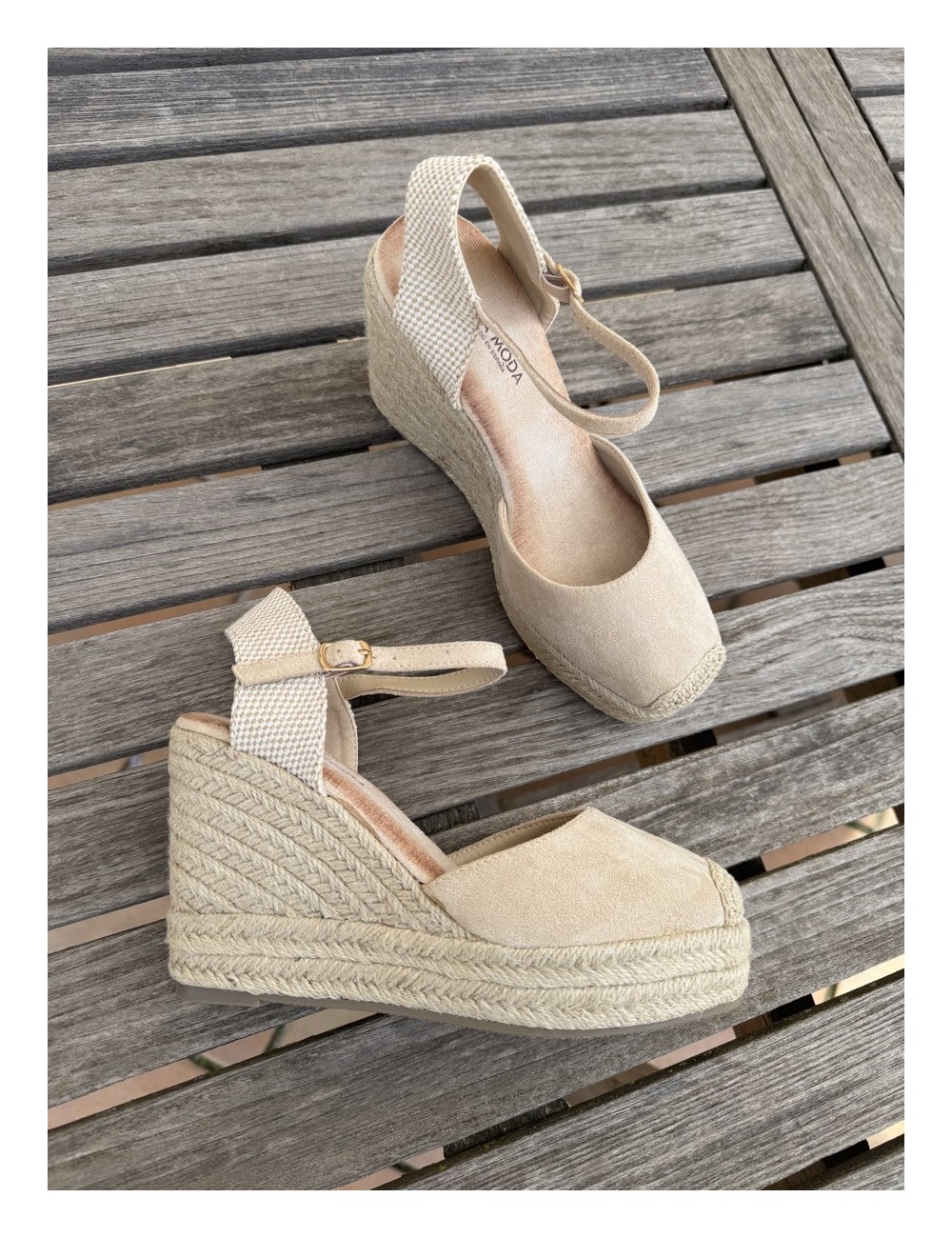Sandalias con cuña Giugli Beige