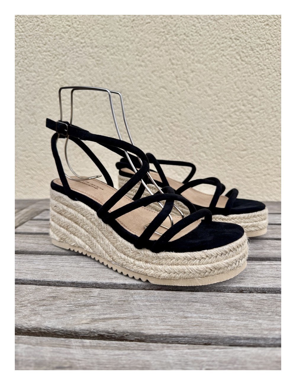 Sandalias con plataforma y tiras Berti Noir