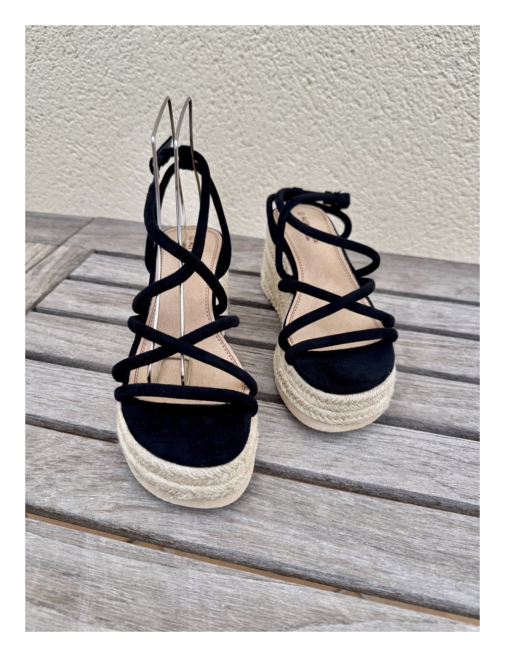 Sandalias con plataforma y tiras Berti Noir