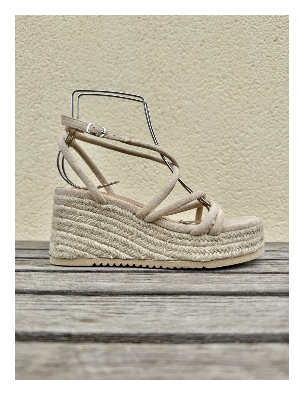 Sandalias con plataforma y tiras Berti Beige