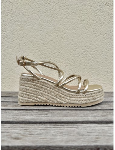 Sandalias con plataforma y tiras Berti Gold