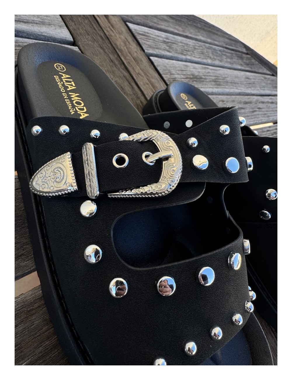 Sandalias con adornos Martina Noir