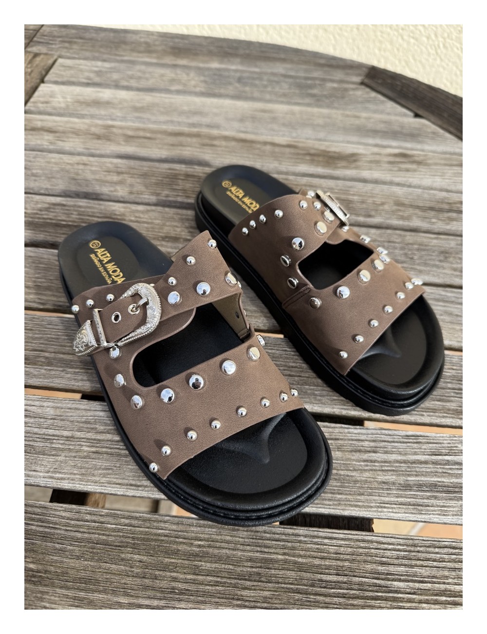 Sandalias con adornos Martina Brown