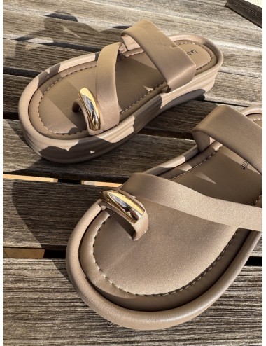 Sandalias de Plataforma con Anillo Dorado Caorla Khaki