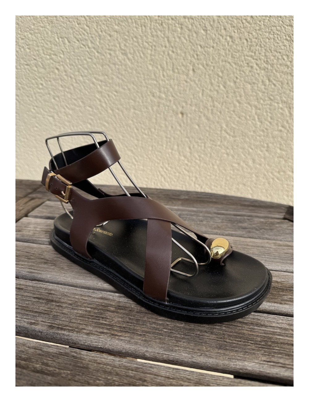 Sandalias Romanas con Anillo Doradas Alpi Brown