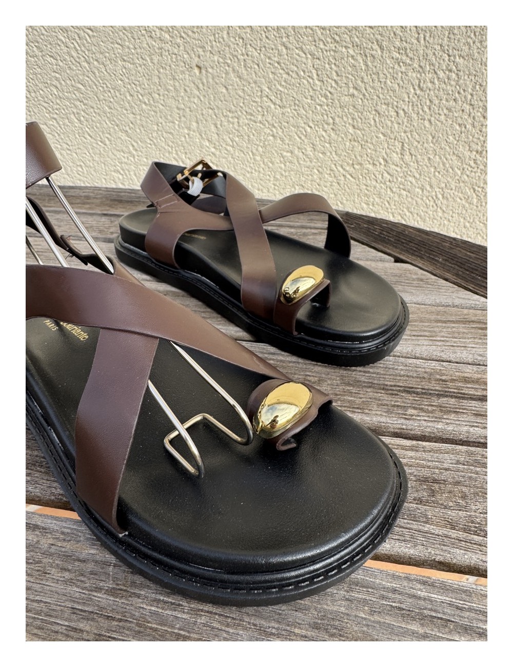 Sandalias Romanas con Anillo Doradas Alpi Brown