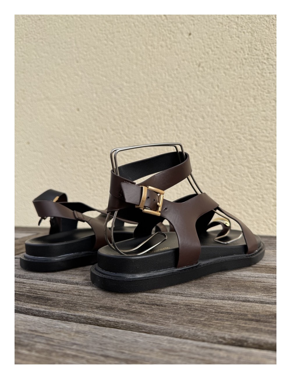 Sandalias Romanas con Anillo Doradas Alpi Brown