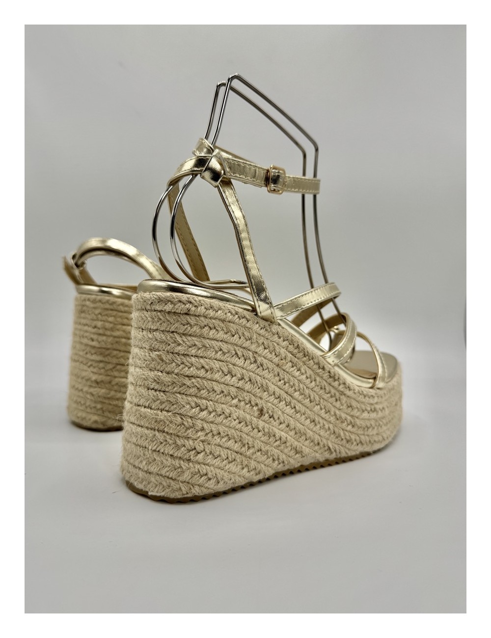 Sandalias con cuña Menfi Gold