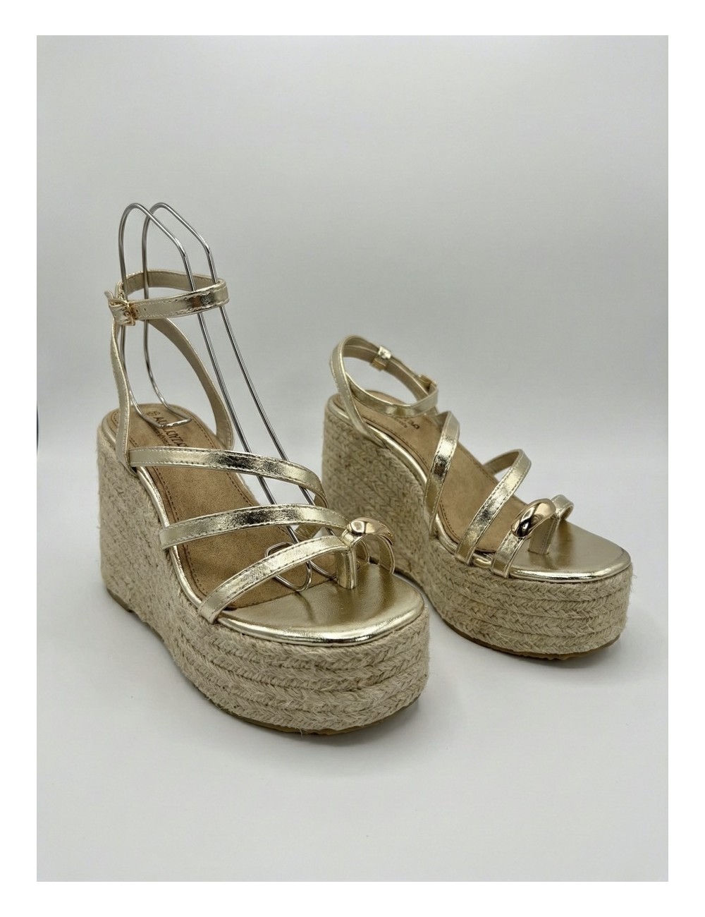 Sandalias con cuña Menfi Gold