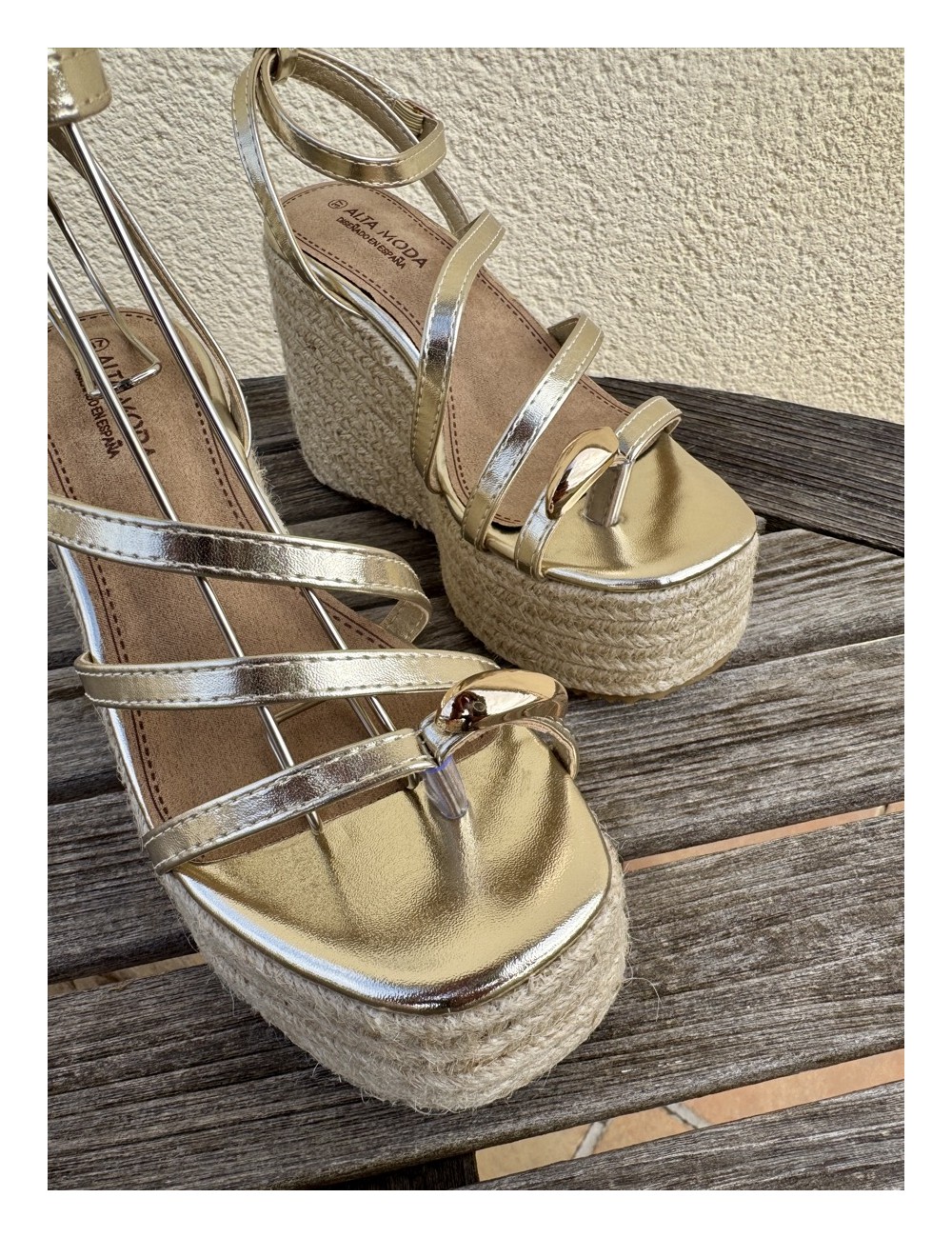 Sandalias de esparto y plataforma Elia Gold