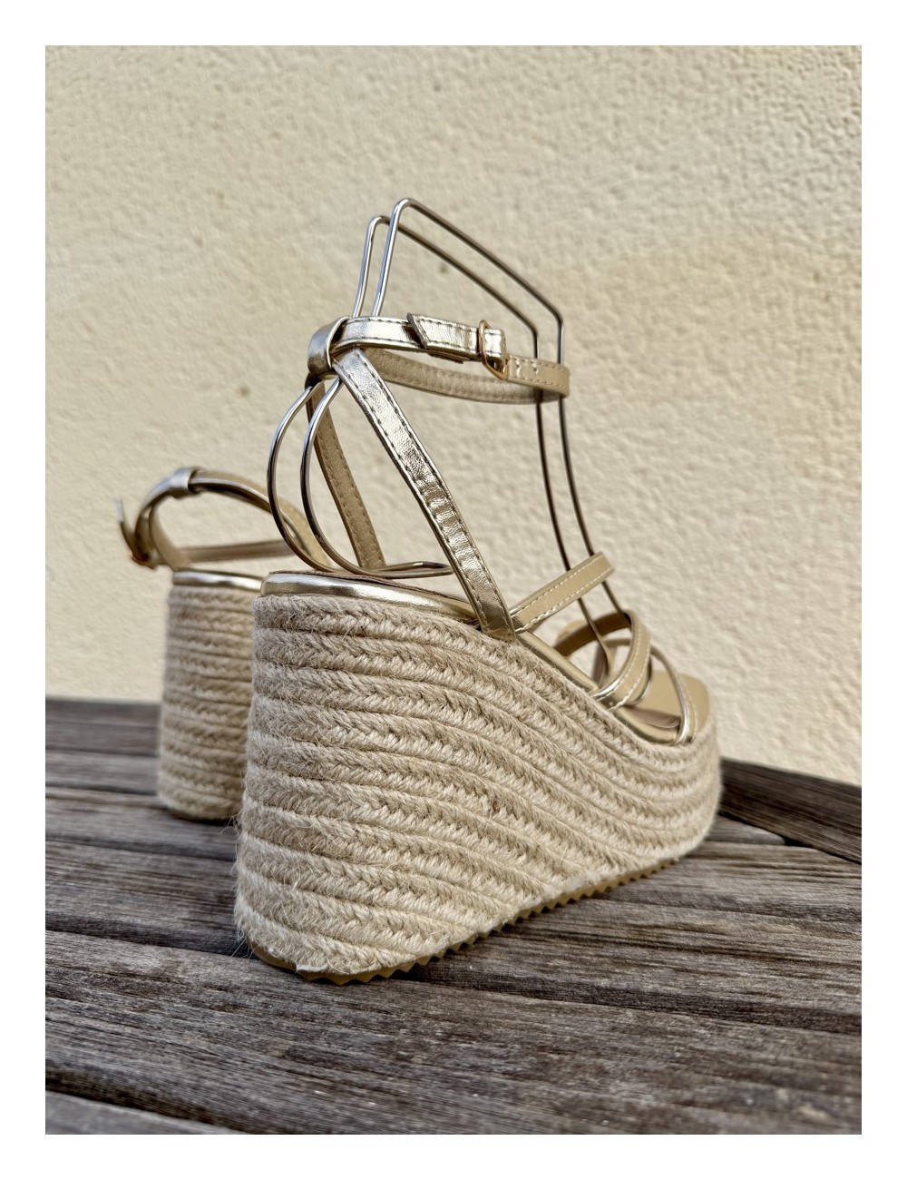 Sandalias de esparto y plataforma Elia Gold