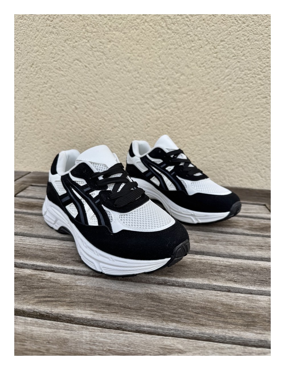 Tenis con suela gruesa Mestre Noir