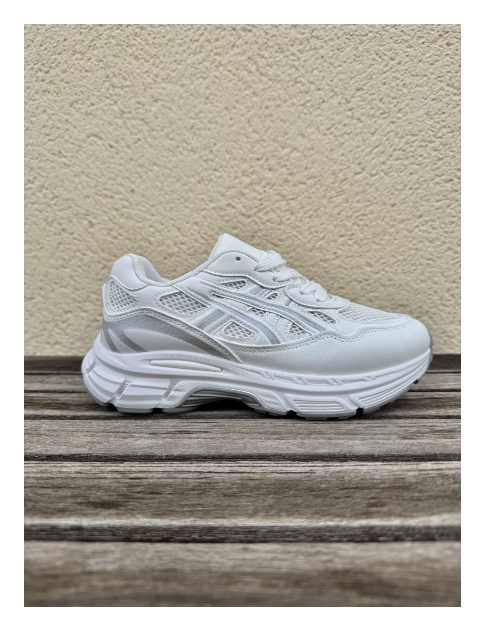 Tenis con suela gruesa Mestre White